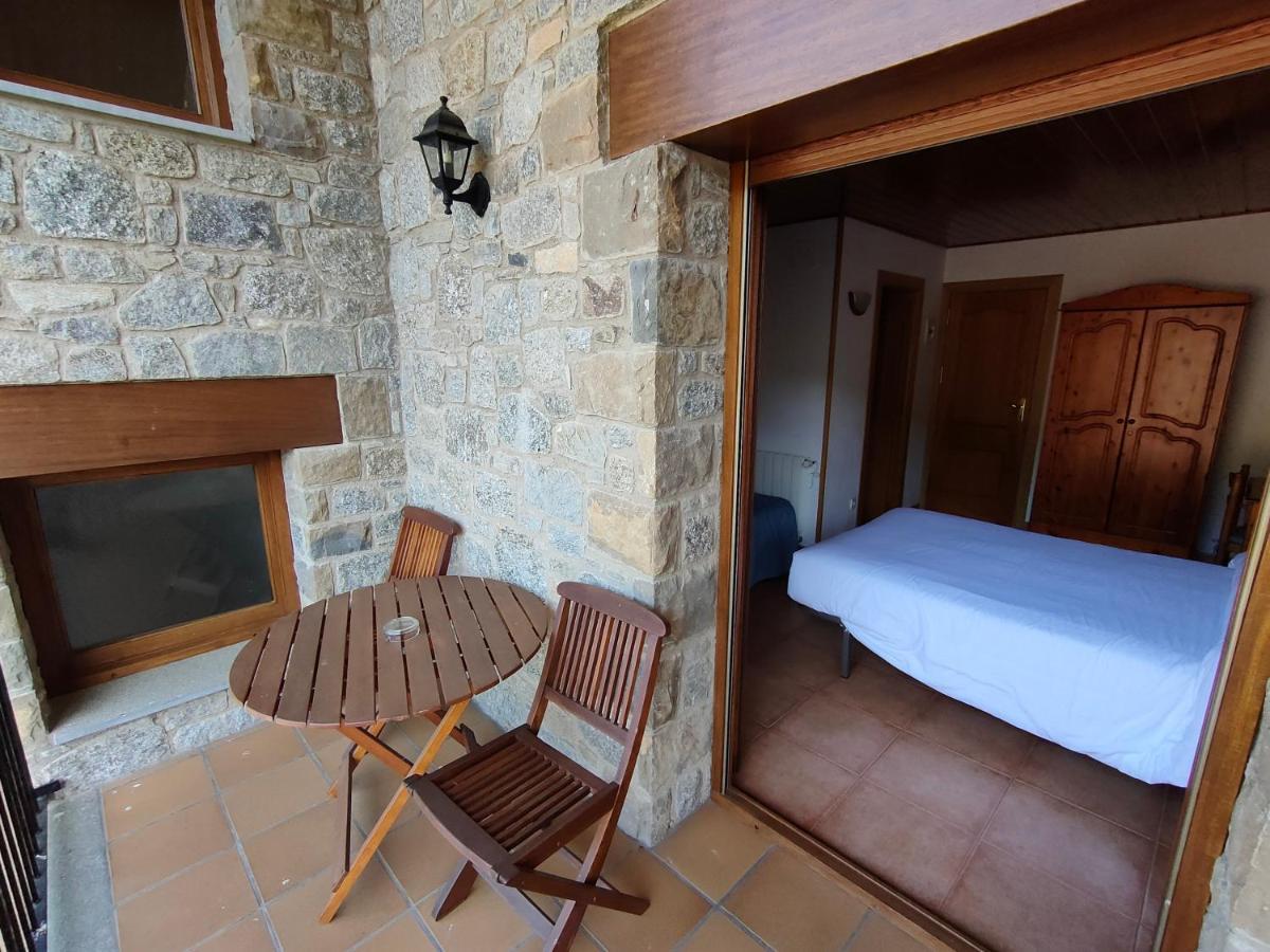 Hostal Cal Mestre Vilallonga de Ter Exterior foto